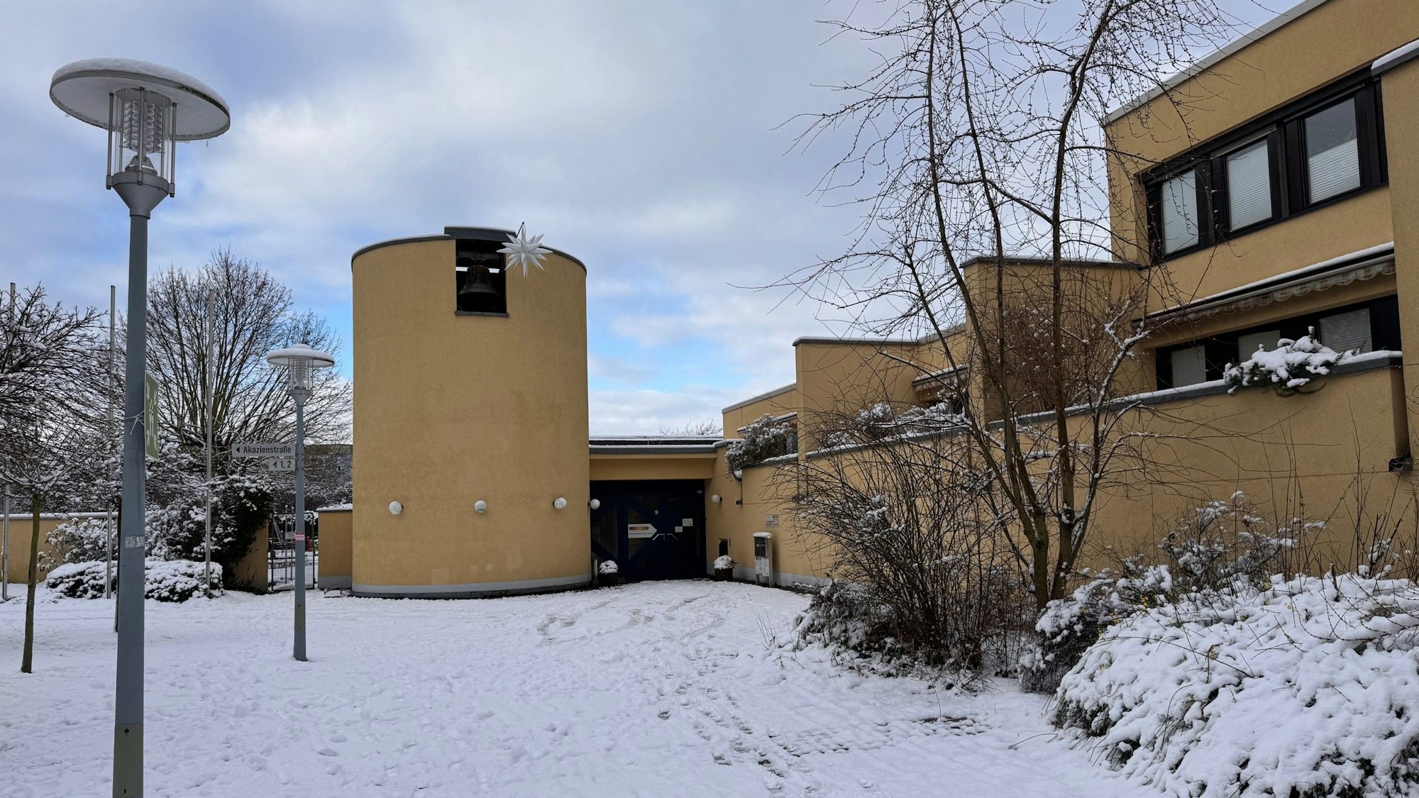 Vorderansicht des Kirchenzentrums Arche.