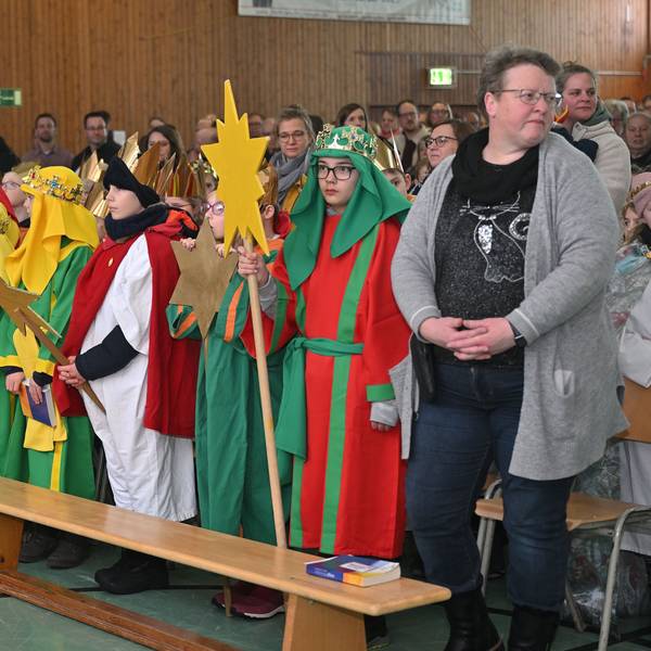 Das Foto zeigt die Sternsinger aus Kürten