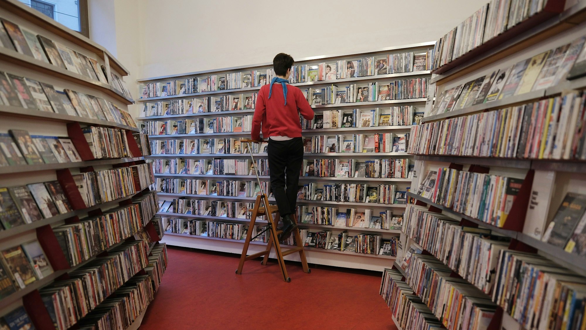 Der Filmkunstverein Format betreibt eine Videothek in Halle (Saale).