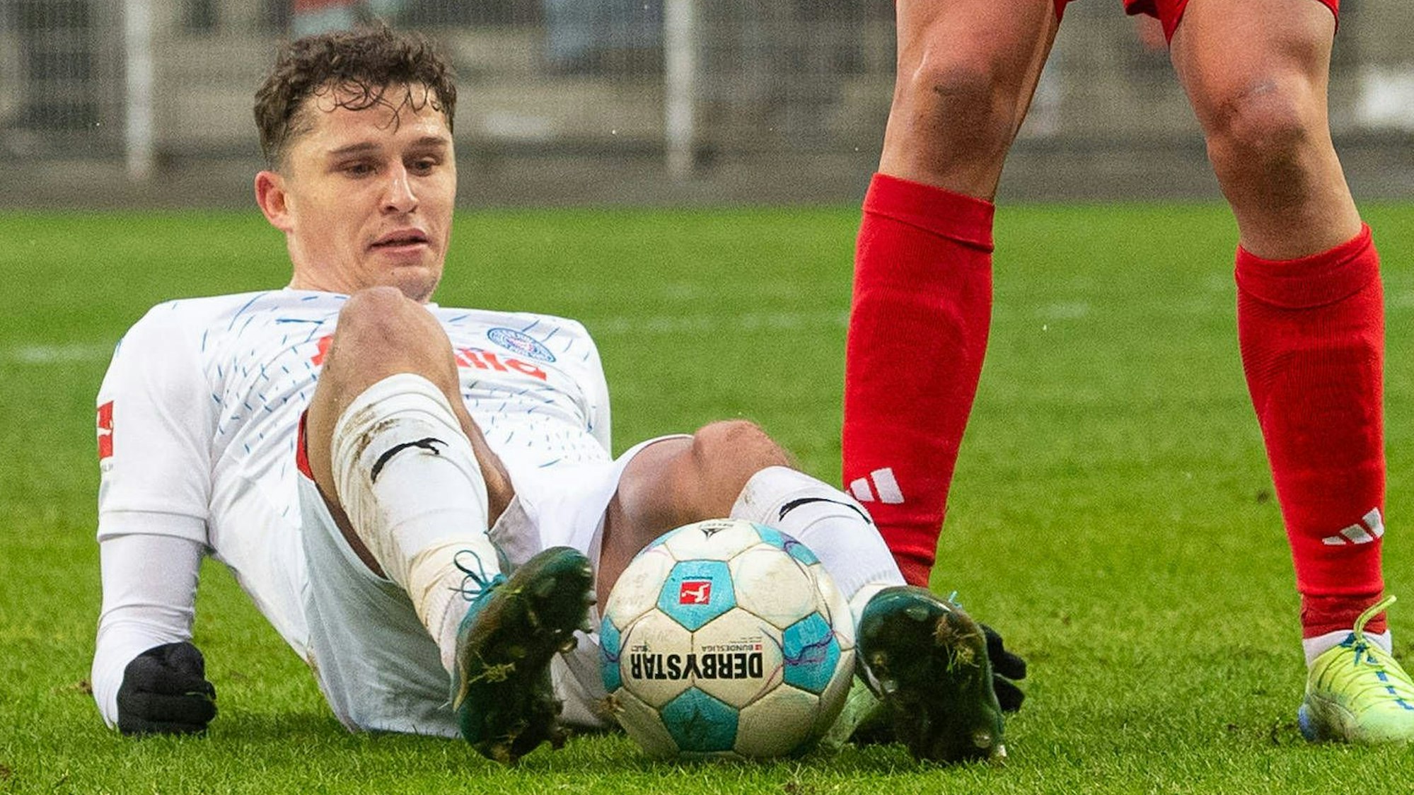 Fussball, Herren, Saison 2024/2025, Testspiel, 1. FC Union Berlin - Holstein Kiel über 4 x 30 Minuten, v.l. Diogo Leite 1. FC Union Berlin, Benedikt Pichler Holstein Kiel, Leopold Querfeld 1. FC Union Berlin, 05.01. 2025, Copyright: xSebastianxRäppold/MatthiasxKochx