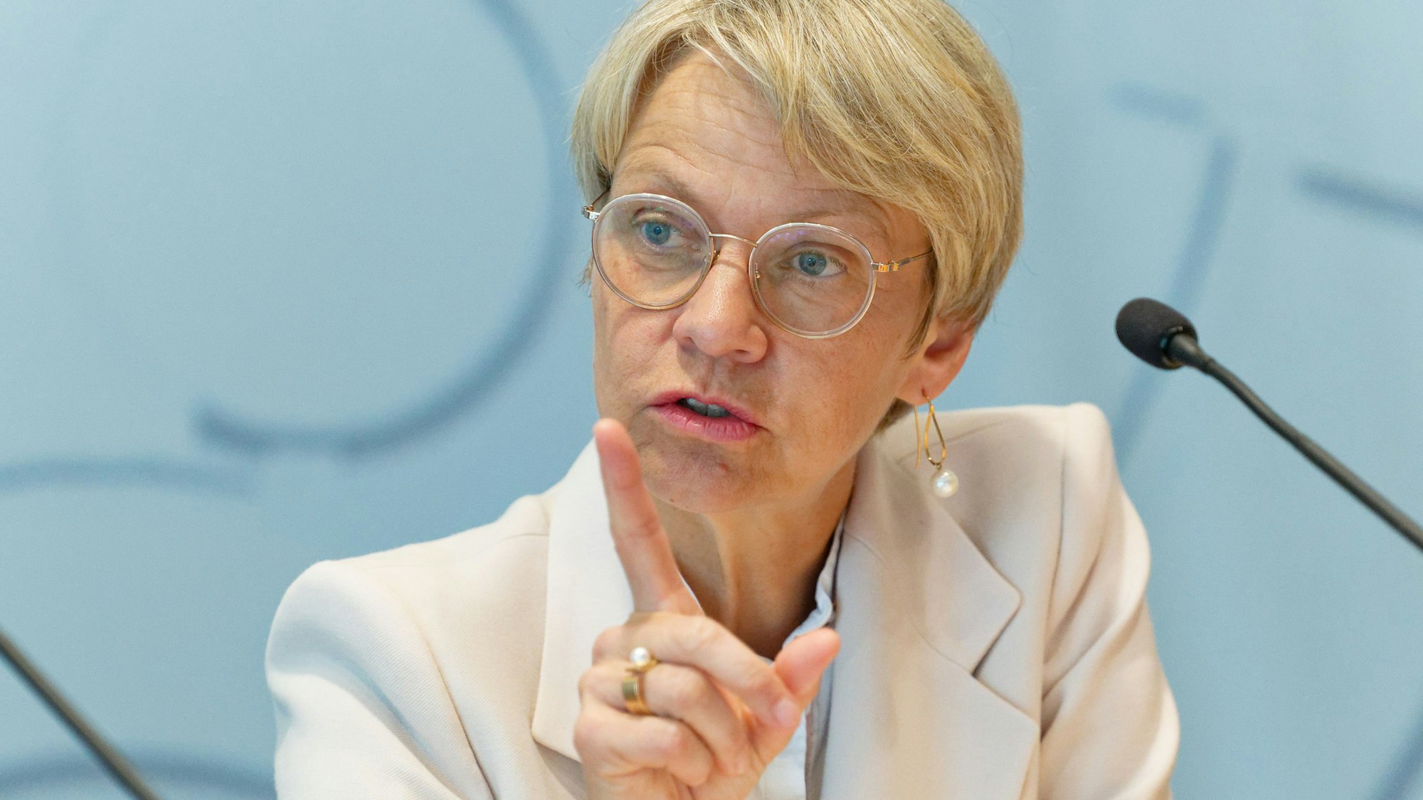 Düsseldorf: Dorothee Feller (CDU), Ministerin für Schule und Bildung des Landes Nordrhein-Westfalen