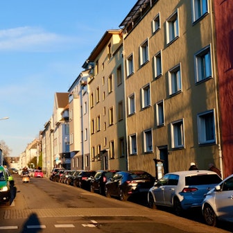 Auf der Münstereifeler Straße in Sülz sollen acht Straßenbäume gepflanzt werden.