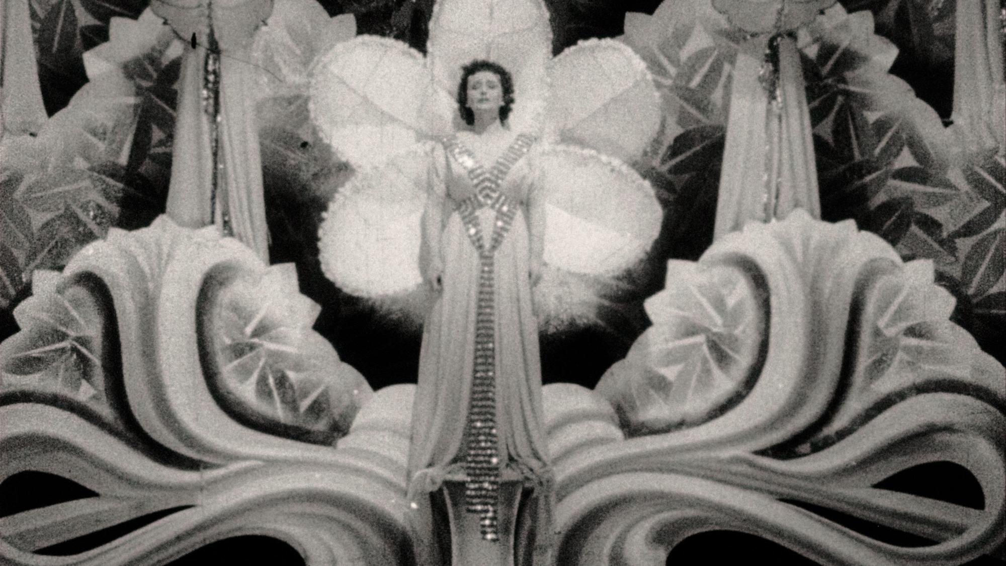 Zarah Leander als Hanna Holberg in einer Szene des Films "Die große Liebe" (undatierte Filmszene). Vor 80 Jahren, am 12. Juni, kam der Propagandafilm ins Kino. Die Rechte an ihm liegen heute bei der Murnau-Stiftung in Wiesbaden.