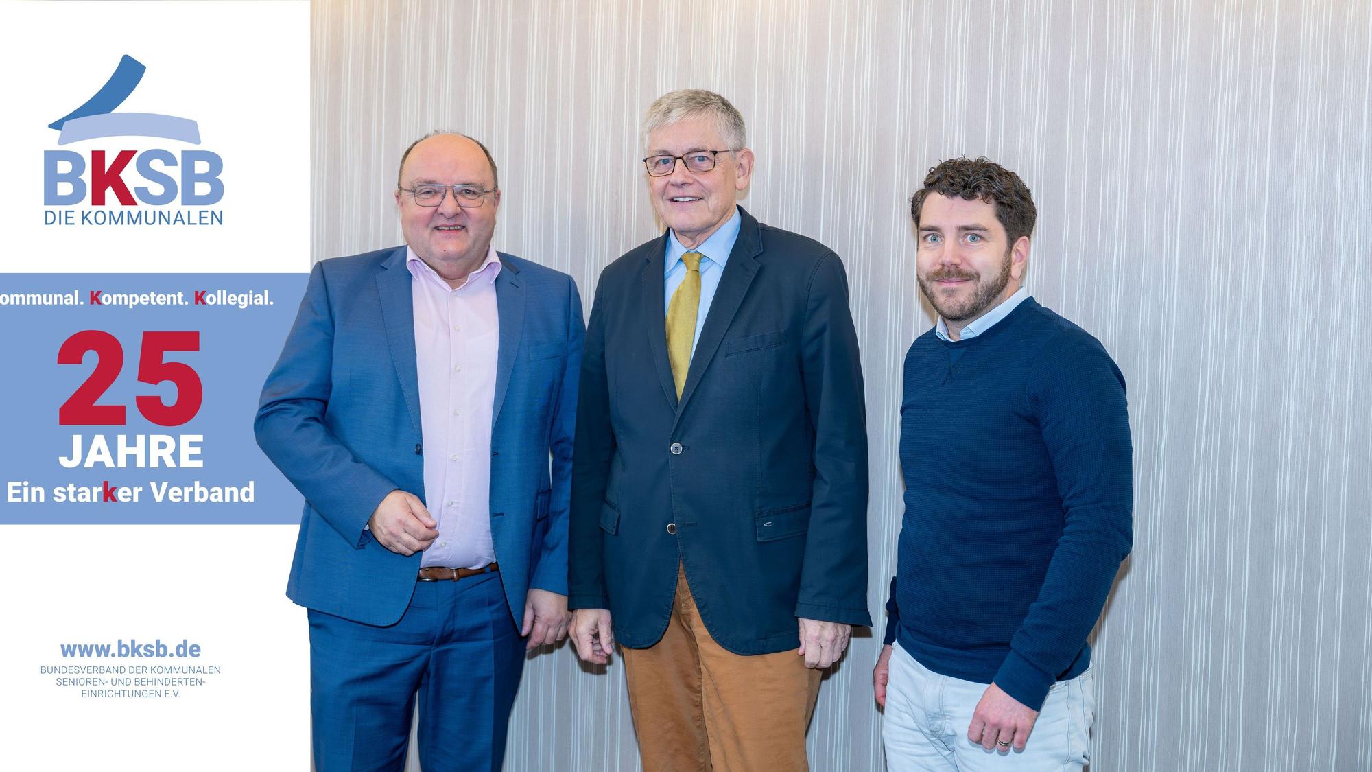 25 Jahre kommunale Seniorenarbeit auf Bundesebene: Der heutige BSKB-Vorsitzende Prof. Dr. Alexander Schraml, sein Amtsvorgänger und langjährige SBK-Leiter Otto B. Ludorff sowie Martin Schlücking, Vorsitzender des NRW-Landesverbands VKSB.