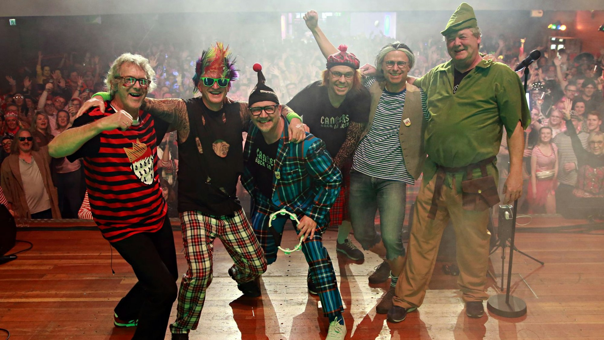 Das Foto zeigt die „Cancers“ auf der Bühne.