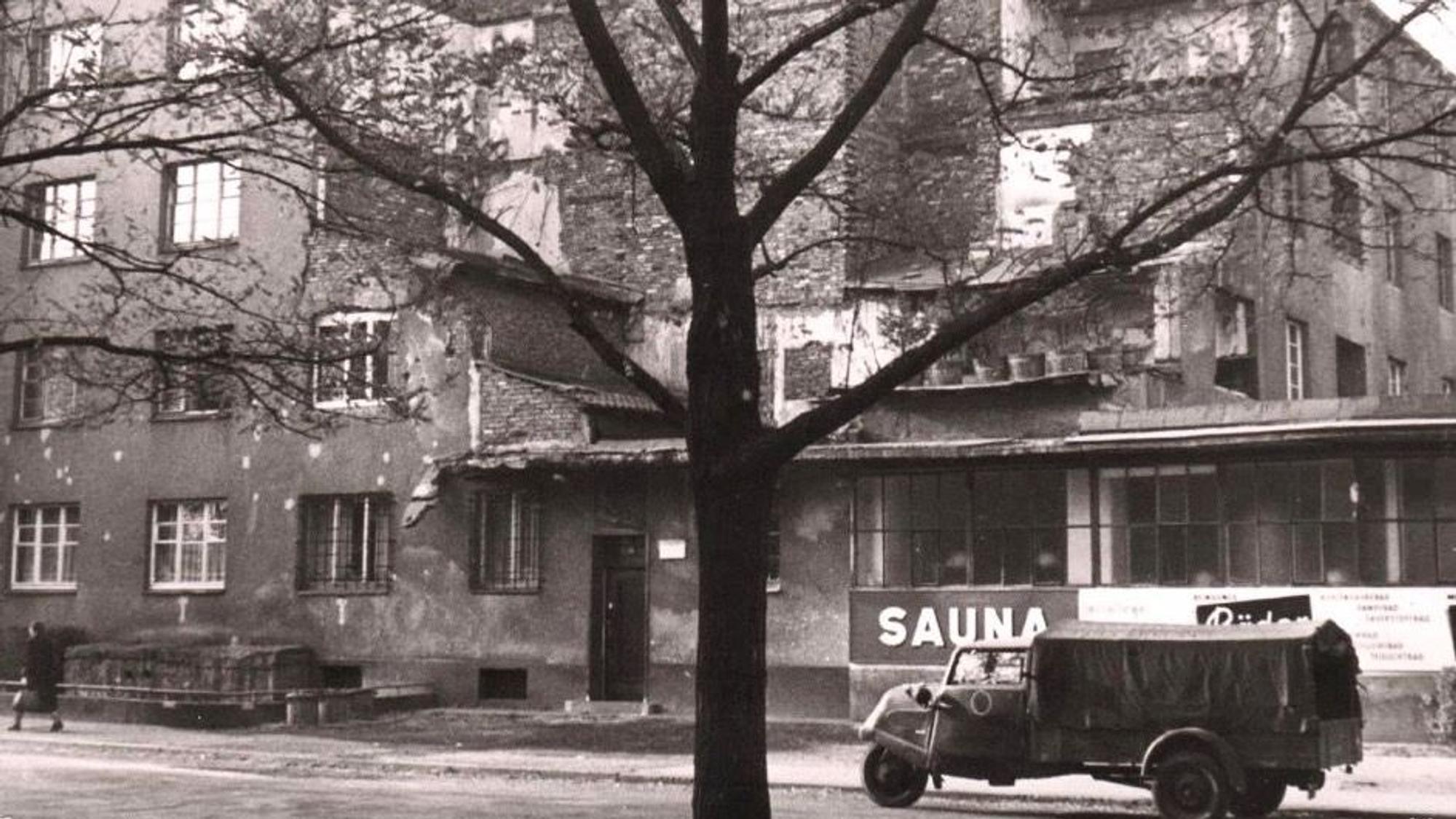 Das Mommsenbad nach dem Krieg