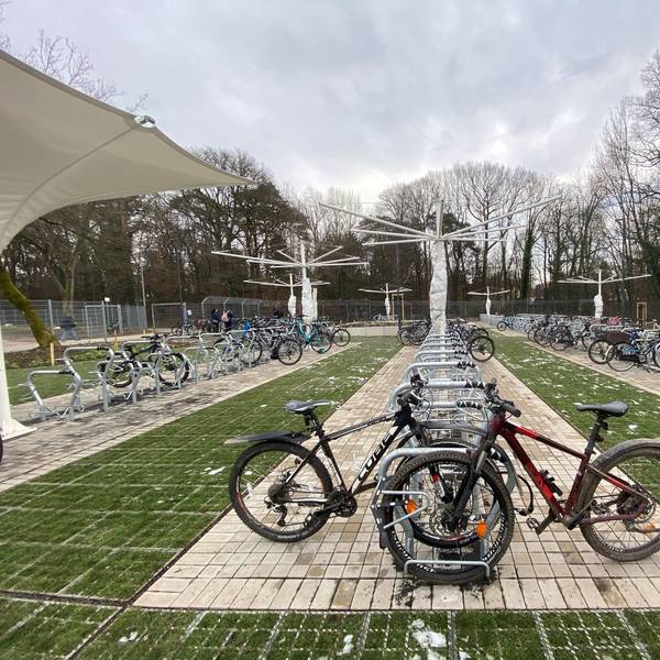Die neue Abstellanlage für Räder in Bensberg.