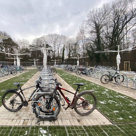 Die neue Abstellanlage für Räder in Bensberg.