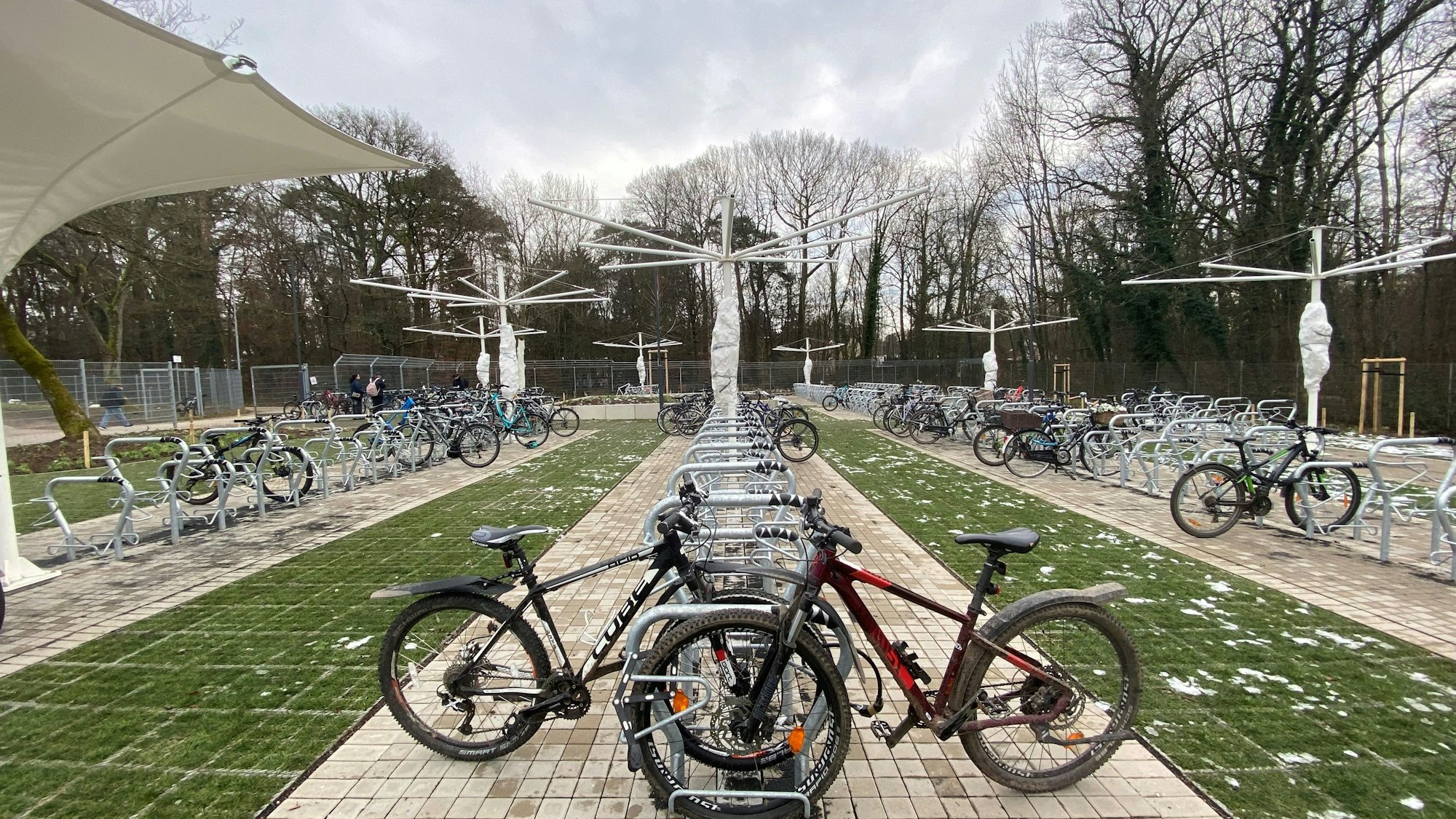 Die neue Abstellanlage für Räder in Bensberg.