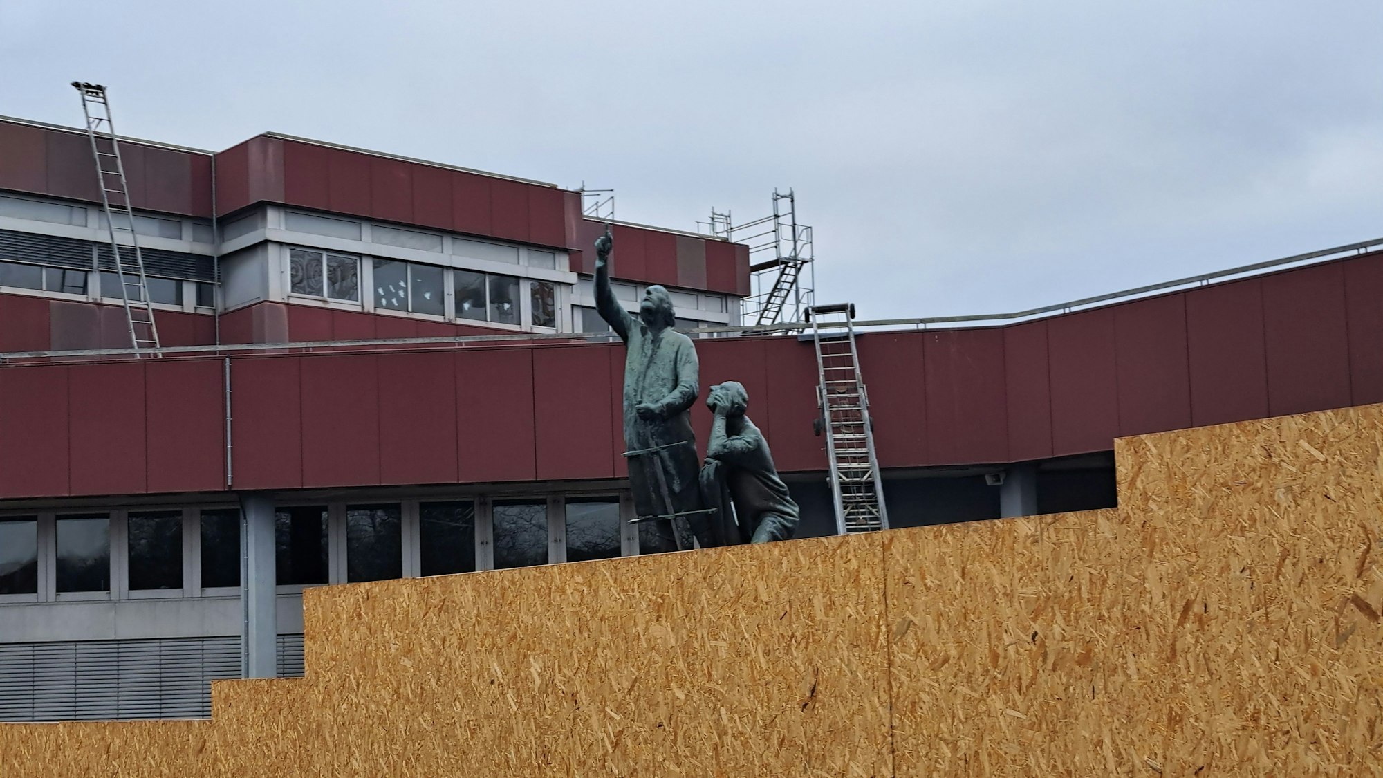 Das Kopernikus-Gymnasium ist wegen zahlreichen baulicher Mängel inzwischen Dauerbaustelle.