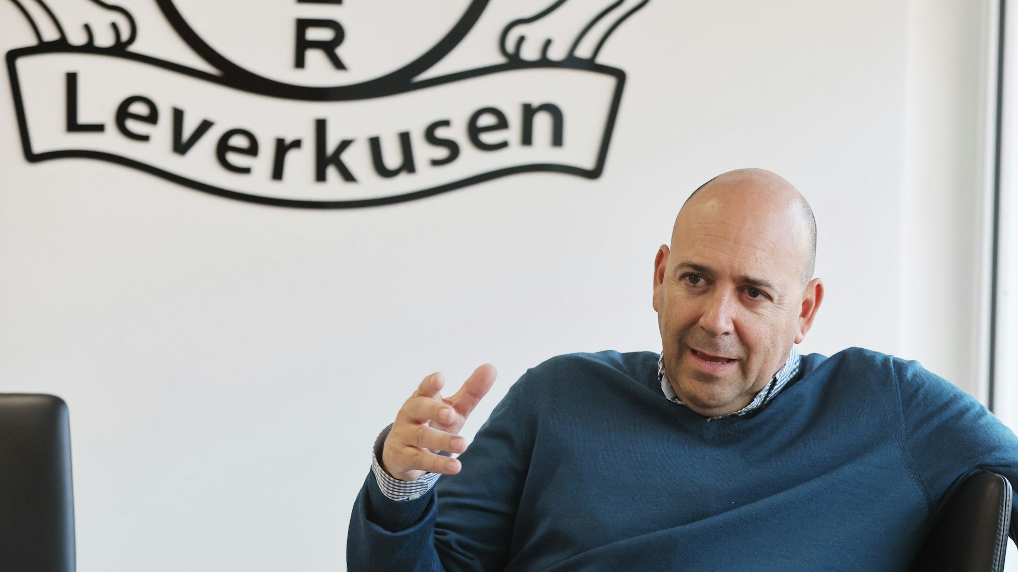 Geschäftsführer Fernando Carro hofft auf einen Verbleib von Florian Wirtz bei Bayer Leverkusen. (Archivbild)