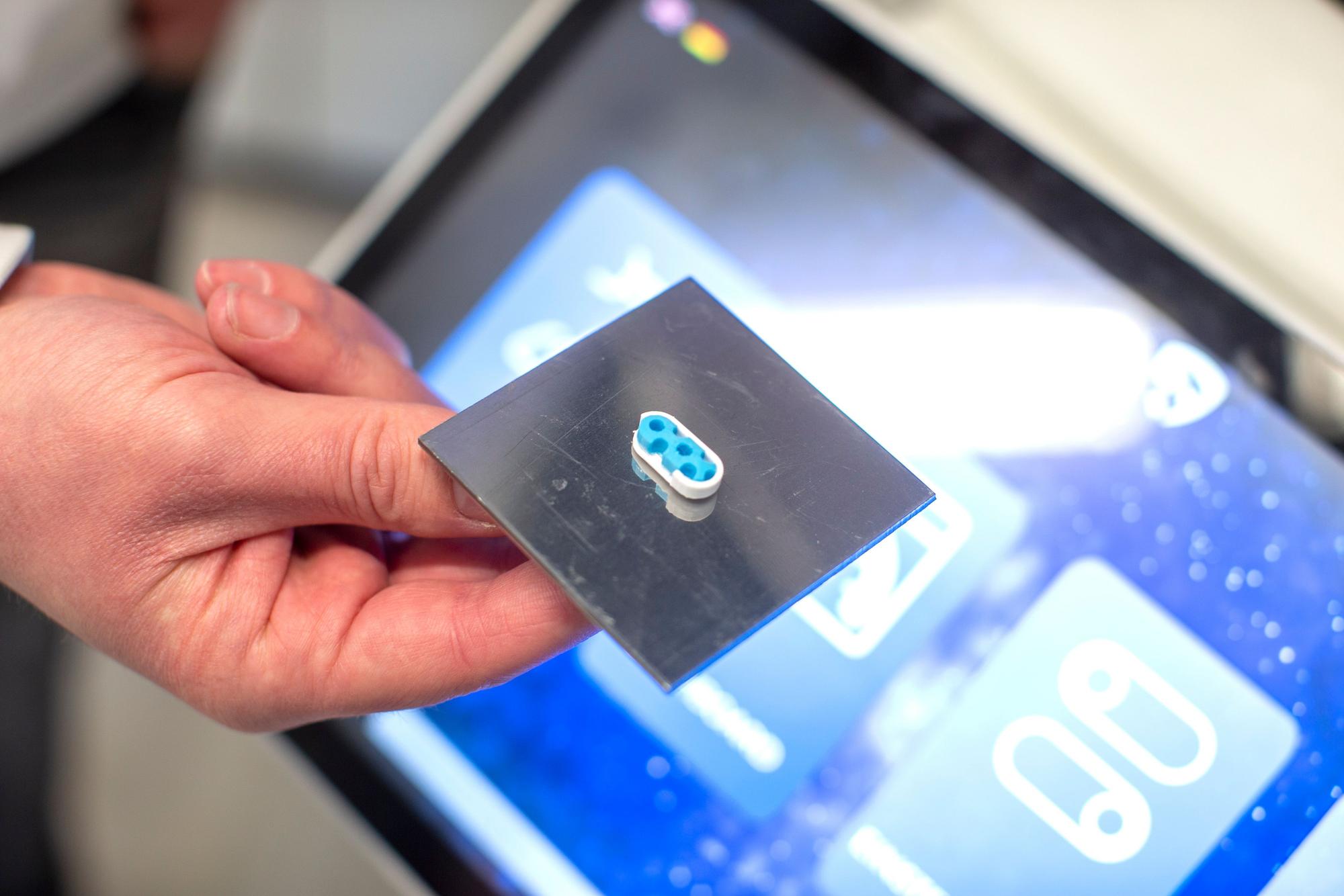 Eine Tablette, die per 3D-Druck hergestellt wurde.