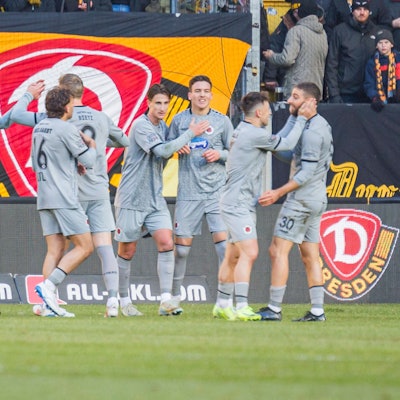 19.01.2025, xomx, Fussball 3.Liga, Dynamo Dresden - FC Viktoria Köln emspor, v.l. jubelt, Torjubel, Tor, Goal, Jubel, Freude, freuen zum 0:1 durch Serhat Semih Güler Viktoria Köln DFL/DFB REGULATIONS PROHIBIT ANY USE OF PHOTOGRAPHS as IMAGE SEQUENCES and/or QUASI-VIDEO Dresden *** 19 01 2025, xomx, Fußball 3 Liga, Dynamo Dresden FC Viktoria Köln emspor, v l jubelt, Torjubel, Tor, Goal, Jubel, Freude, freuen zum 0 1 durch Serhat Semih Güler Viktoria Köln DFL DFB REGULATIONS PROHIBIT ANY USE OF PHOTOGRAPHS as IMAGE SEQUENCES and or QUASI VIDEO Dresden