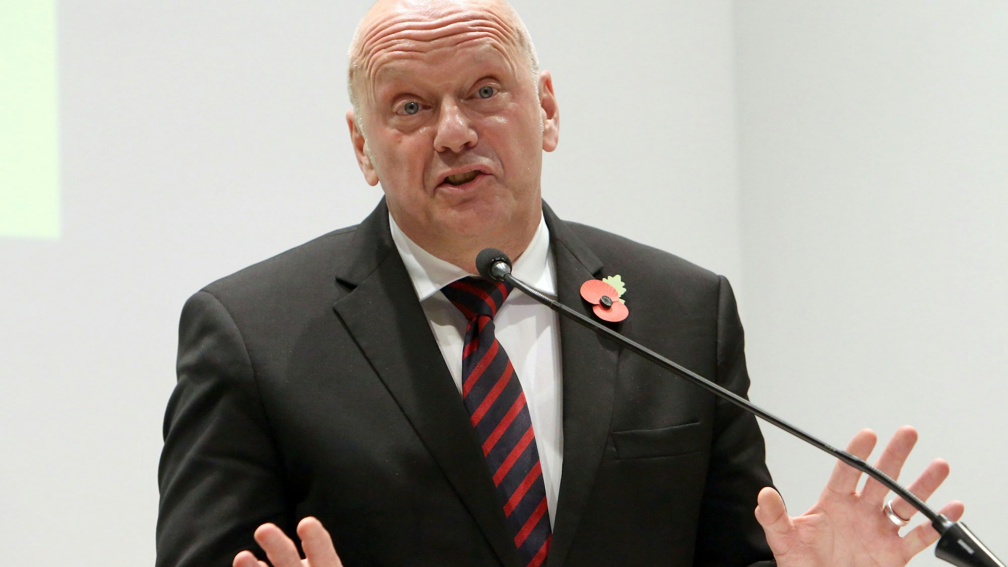 ARCHIV - 08.11.2021, Großbritannien, London: Der deutsche Botschafter im Vereinigten Königreich, Andreas Michaelis, redet bei der Eröffnung der neuen Vertretung von Baden-Württemberg. Mit einer eigenen Vertretung in London will das Land Baden-Württemberg nach dem Brexit um Partner und Investitionen werben. (zu dpa: «Deutscher US-Botschafter warnt ungewöhnlich klar vor Trump») Foto: Susannah Ireland/dpa +++ dpa-Bildfunk +++