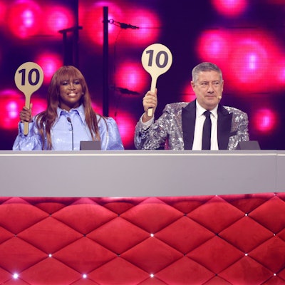 Die Jury der RTL-Tanzshow „Let's Dance“: Jorge Gonzalez, Catwalk-Trainer (l), Motsi Mabuse (m), Profitänzerin und Joachim Llambi (r), internationaler Wertungsrichter