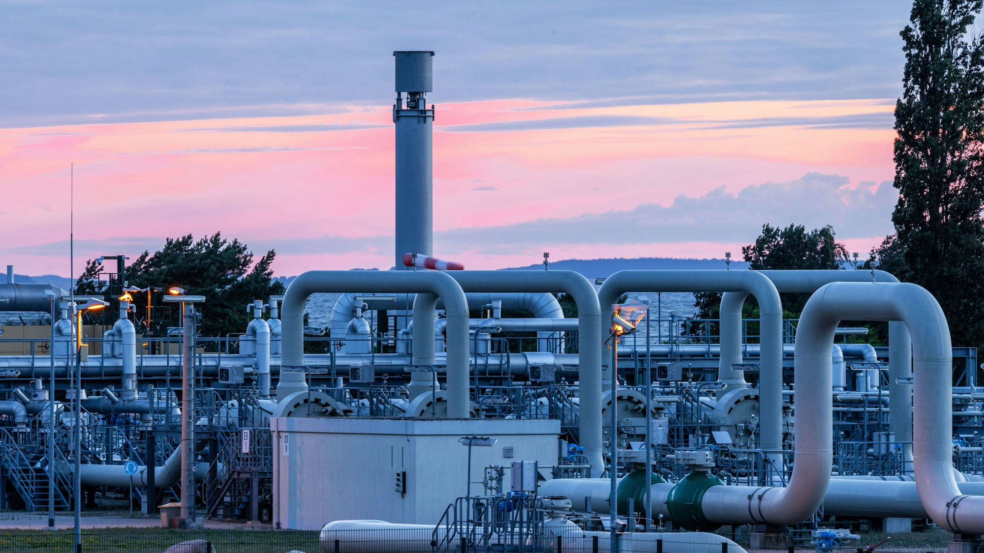 Lubmin: Rohrsysteme und Absperrvorrichtungen in der Gasempfangsstation der Ostseepipeline Nord Stream 1