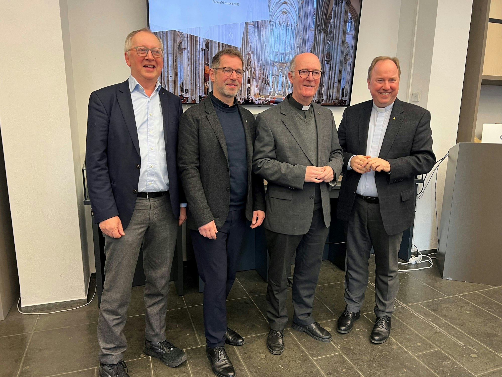 Vier Mann für einen Dom: Domkapellmeister Eberhard Metternich (v.l.), Dombaumeister Peter Füssenich , Dompropst Guido Assmann und Domdechant Robert Kleine