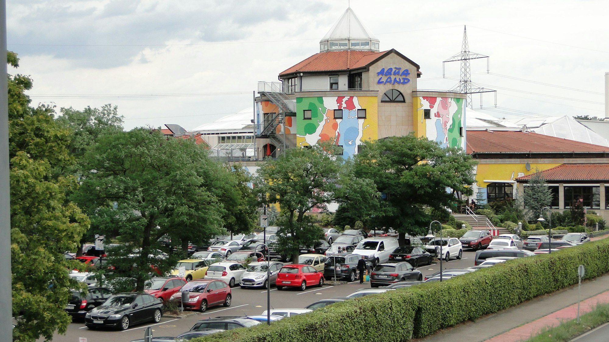 Blick auf das Aqualand in Chorweiler