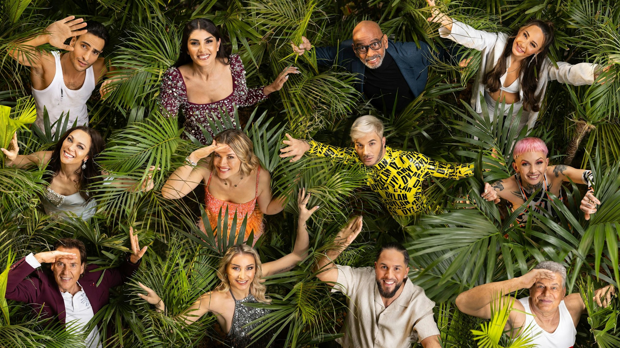 Die Teilnehmer der 18. „IBES“-Staffel: Timur Ülker, Yeliz Koc, Pierre Sanoussi-Bliss, Alessia Herren, Lilly Becker, Nina Bott, Sam Dylan, Edith Stehfest, Jörg Dahlmann, Anna-Carina Woitschack, Maurice Dziwak, und Jürgen Hingsen (v.l.n.r.).