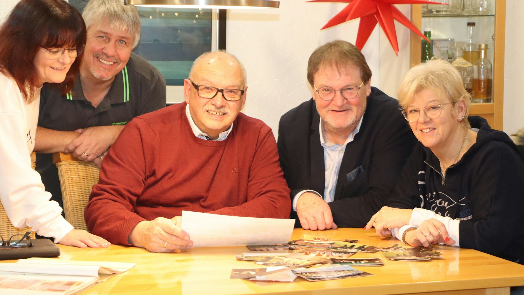 Zu sehen sind Angelika (v. l.) und Ralf Borschers, Bernd Groß, Charlie van Hattem und Marita Groß.