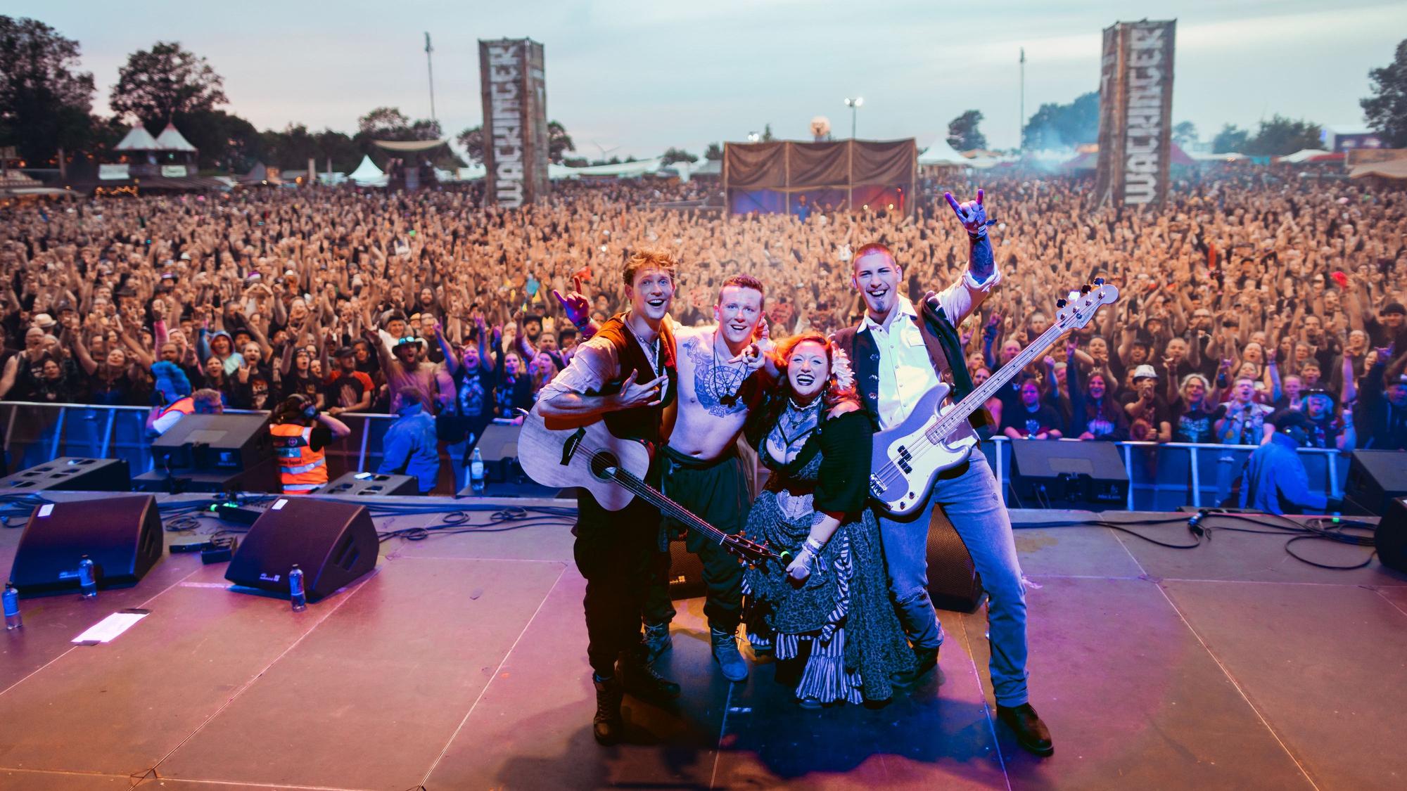 Kupfergold beim Auftritt in Wacken.