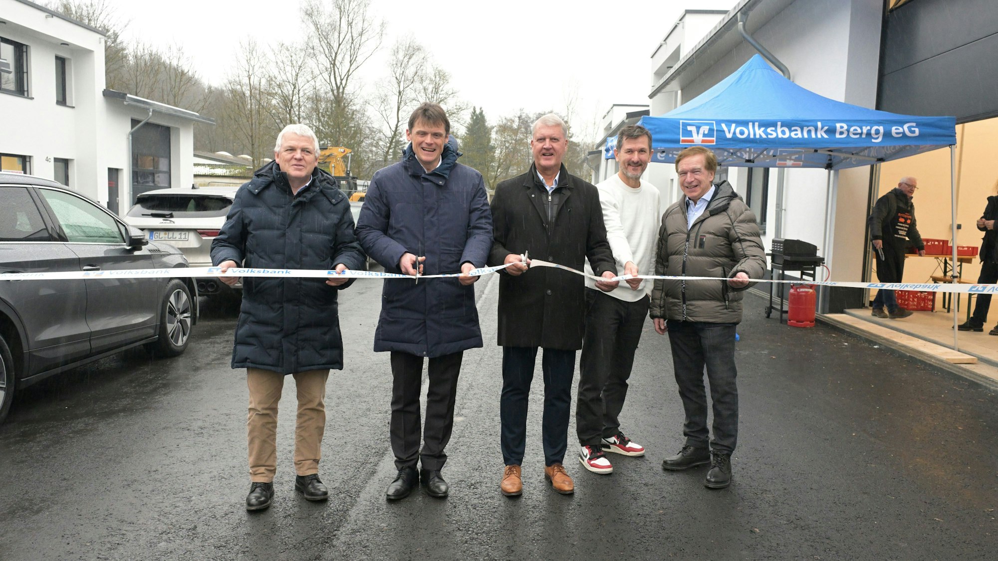 Eröffnung des Gewerbeparks in Hungenbach
v.l. Bürgermeister Willi Heider, Christoph Gubert, Helmut Vilmer, Ingo Schierz Architekt, Georg Verfuß