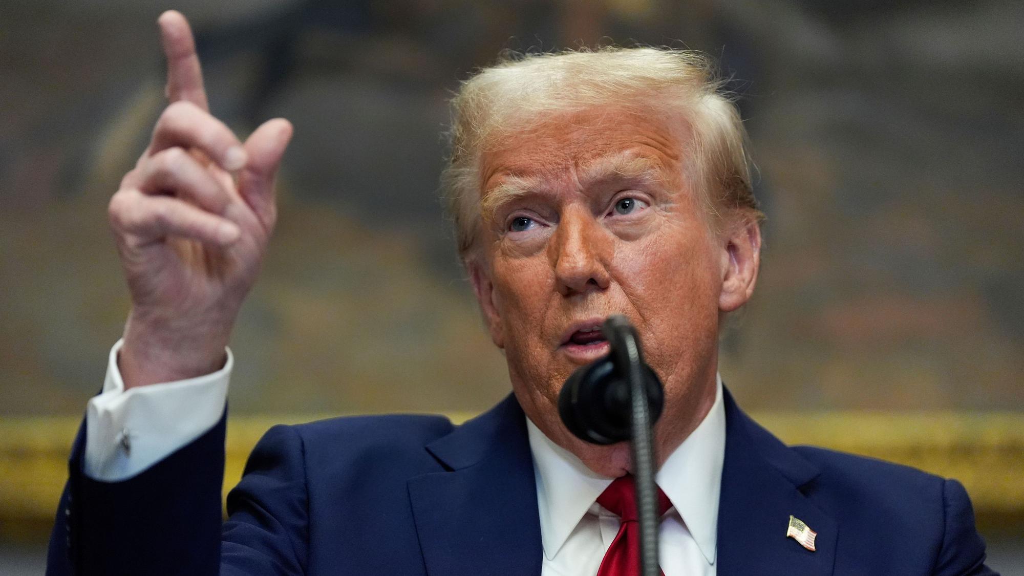 US-Präsident Donald Trump spricht im Roosevelt Room des Weißen Hauses.