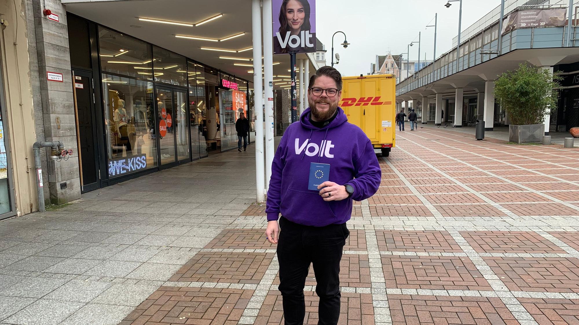Friedrich Jeschke ist bei der Bundestagswahl 2025 Volt-Kandidat für den Wahlkreis Leverkusen - Köln IV.