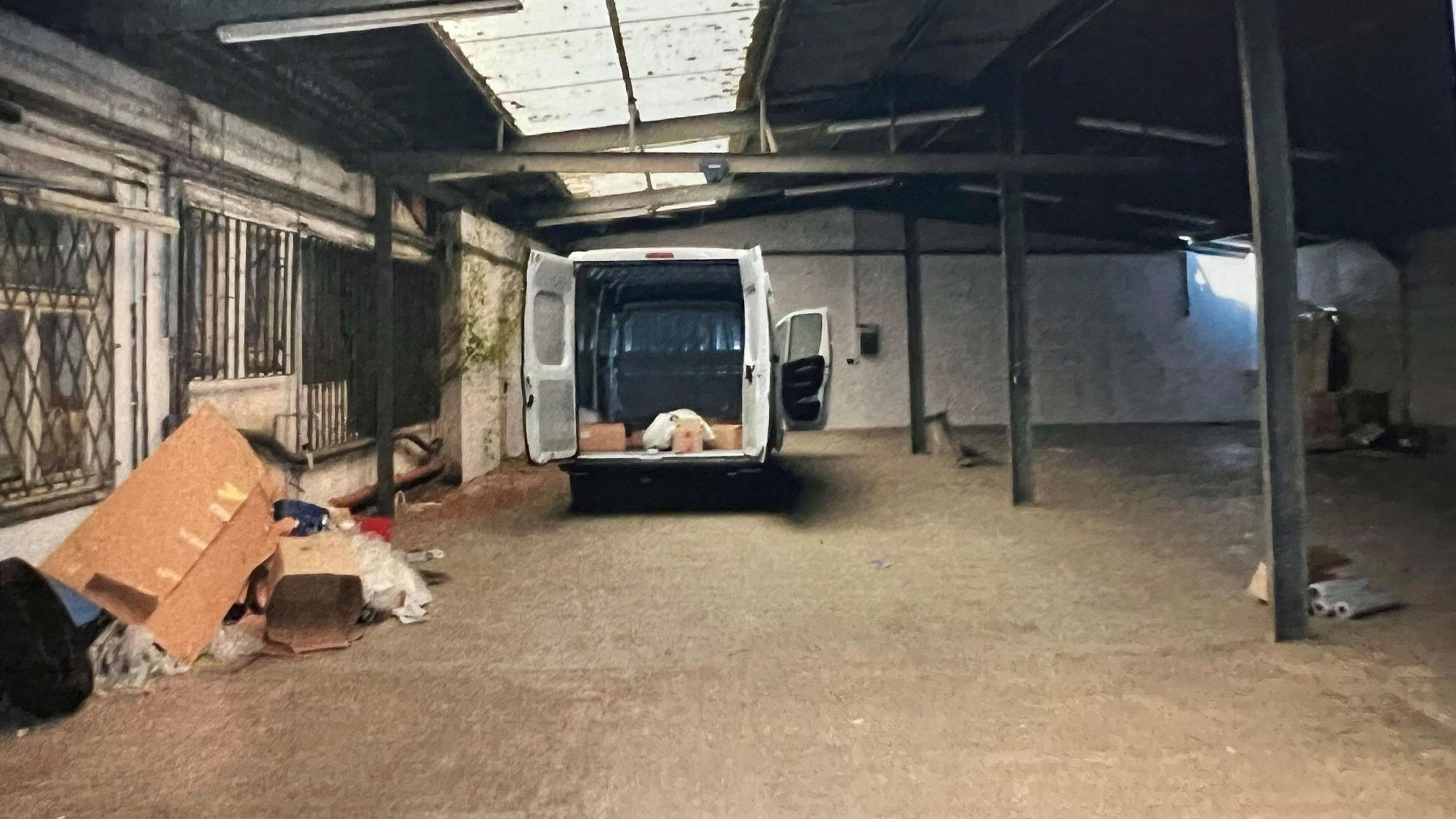 Aus dieser Lagerhalle in Hürth verschwanden laut Anklage rund 350 Kilogramm Marihuana.