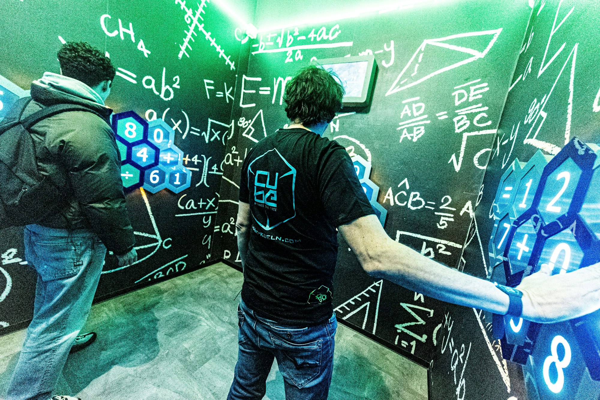 Das Lösen der Rechenaufgaben in Genius ist Teamarbeit.