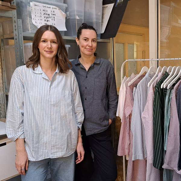Kölnerinnen verkaufen Pyjamas aus Rest-Stoffen.