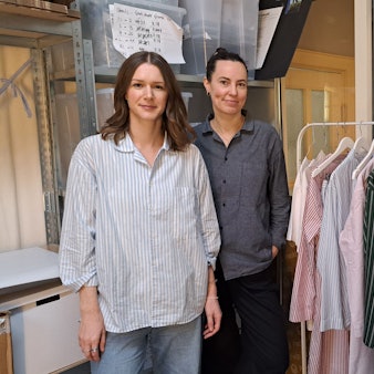 Kölnerinnen verkaufen Pyjamas aus Rest-Stoffen.