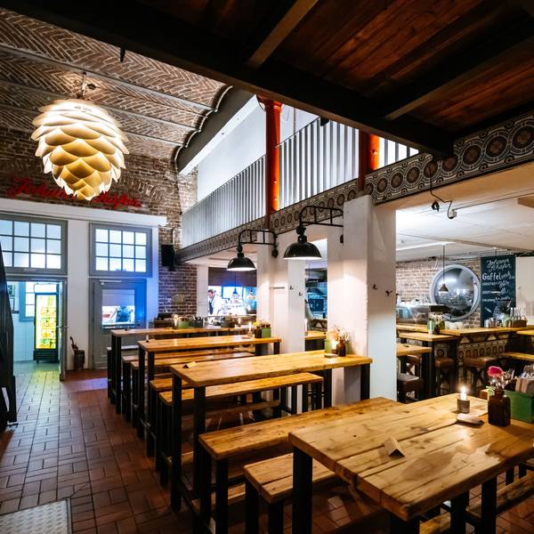 Das Brauhaus Johann Schäfer wurde vom Gault&Millau mit einer schwarzen Kochhaube ausgezeichnet.