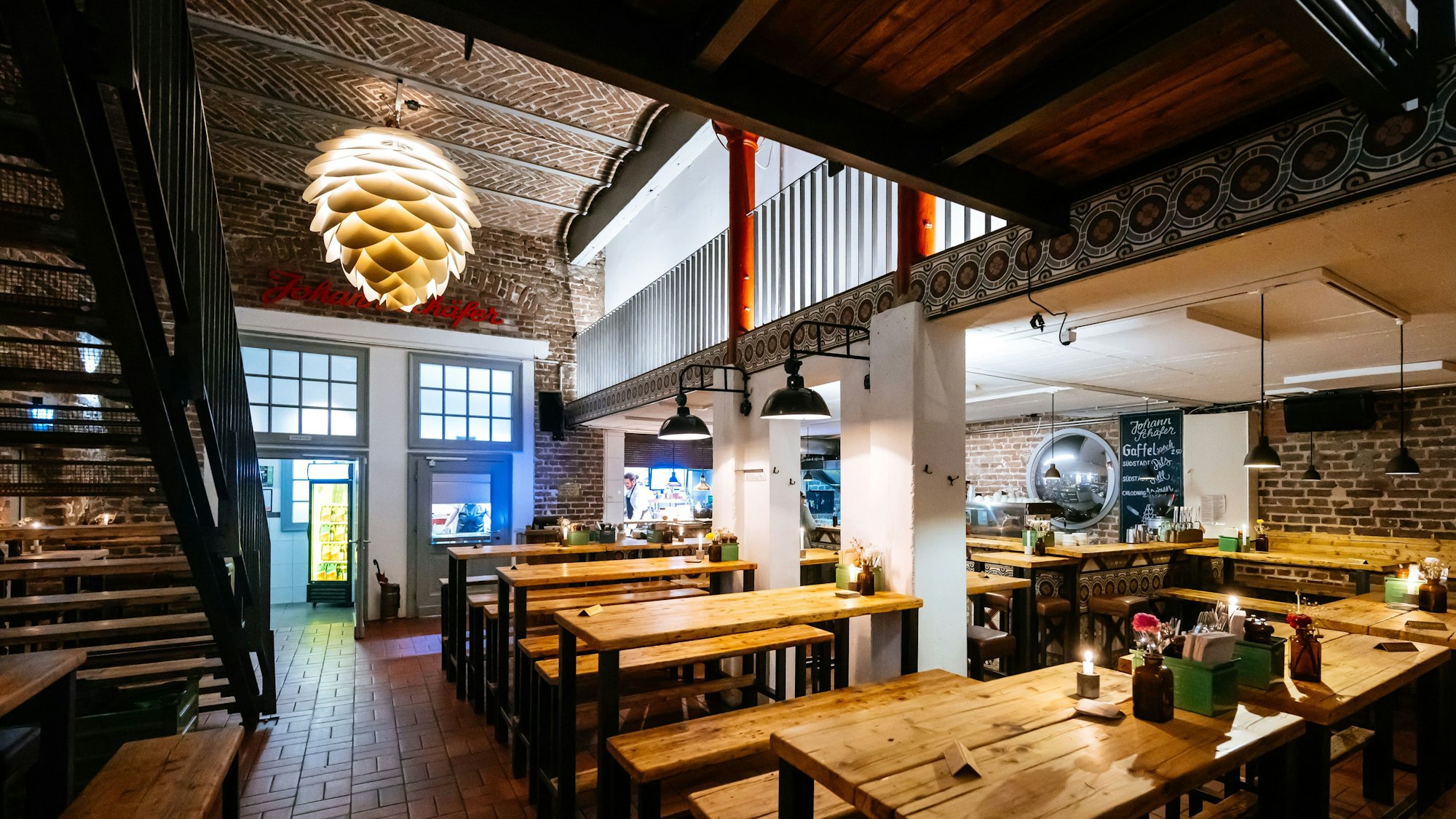 Das Brauhaus Johann Schäfer wurde vom Gault&Millau mit einer schwarzen Kochhaube ausgezeichnet.