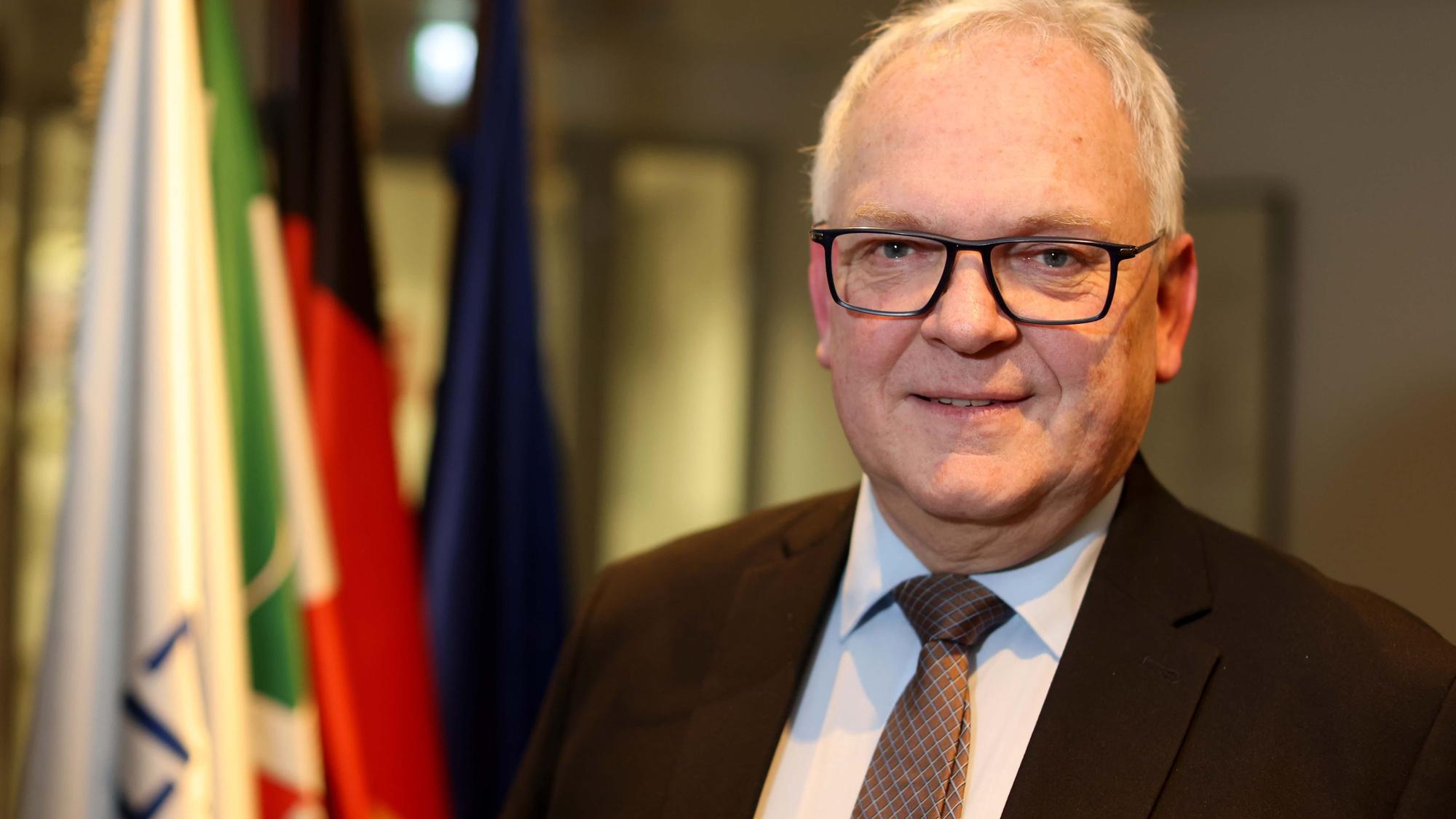 Der Kölner Polizeipräsident Johannes Hermanns, sieht Kölns Böllerverbotszonen kritisch.