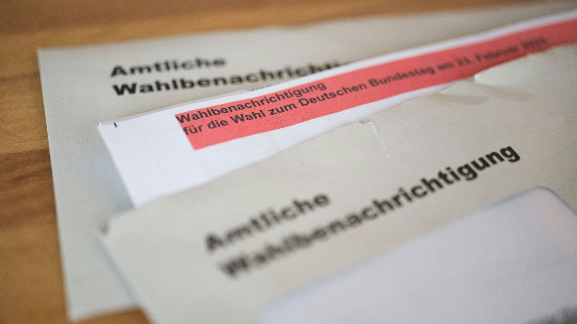 Amtliche Wahlbenachrichtigungen für die Wahl zum Deutschen Bundestag am 23. Februar 2025