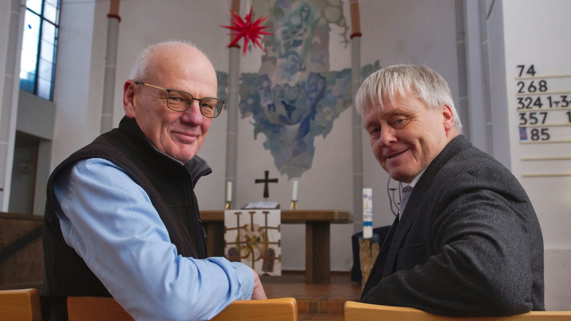 Das Foto zeigt Pfarrer Matthias Weichert und Gemeindereferent Michael Kunz.