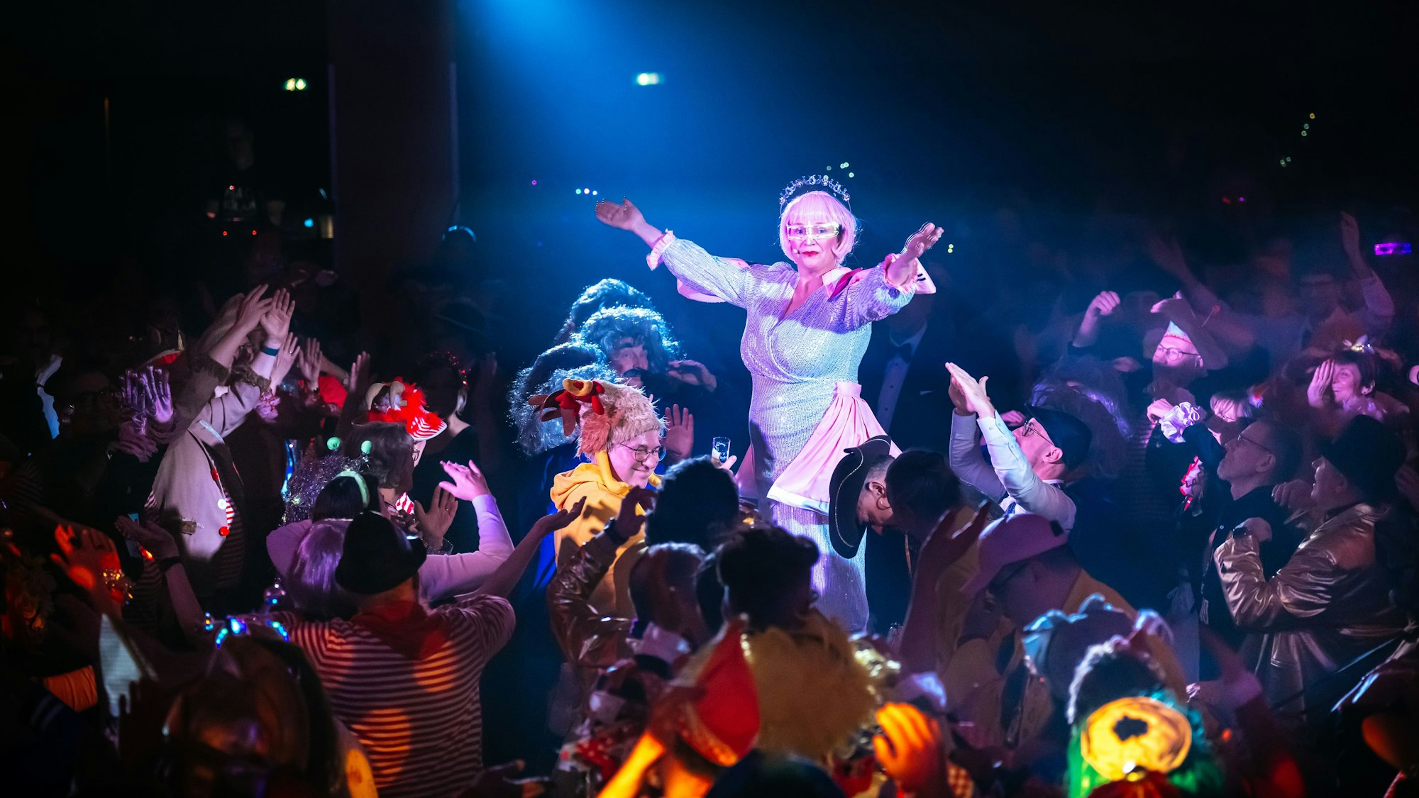 Kult bei Deine Sitzung: Winkemariechen Britta Pallada.