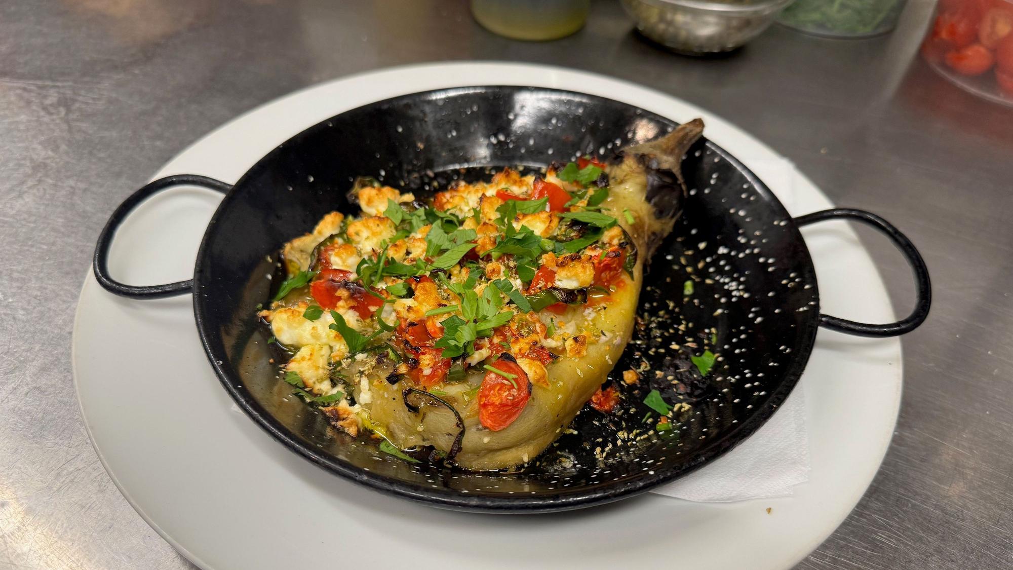 Aubergine mit Feta aus dem Backofen.