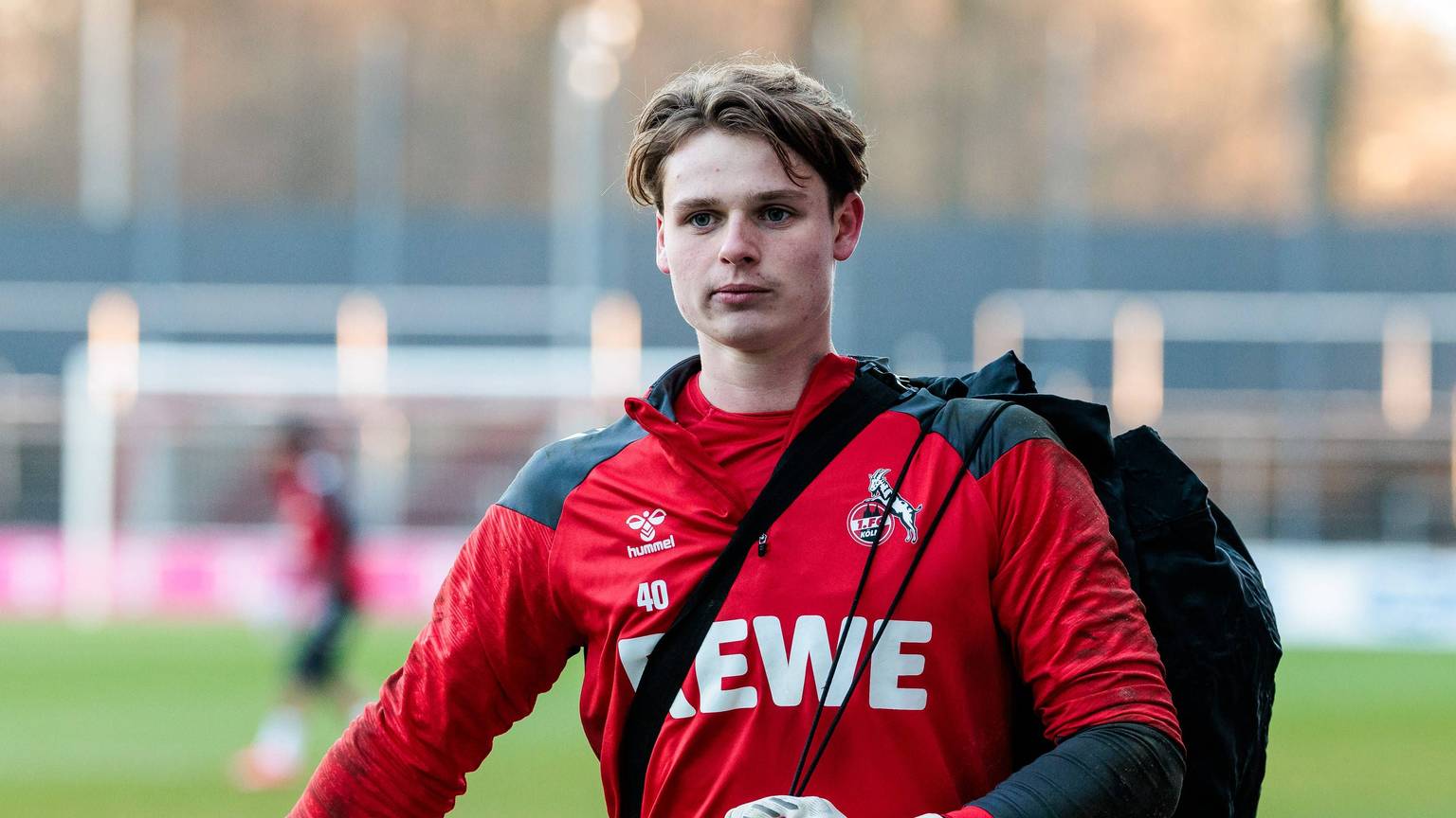 Hat die Koffer gepackt: FC-Torwart-Talent Jonas Urbig wechselt zum FC Bayern München.