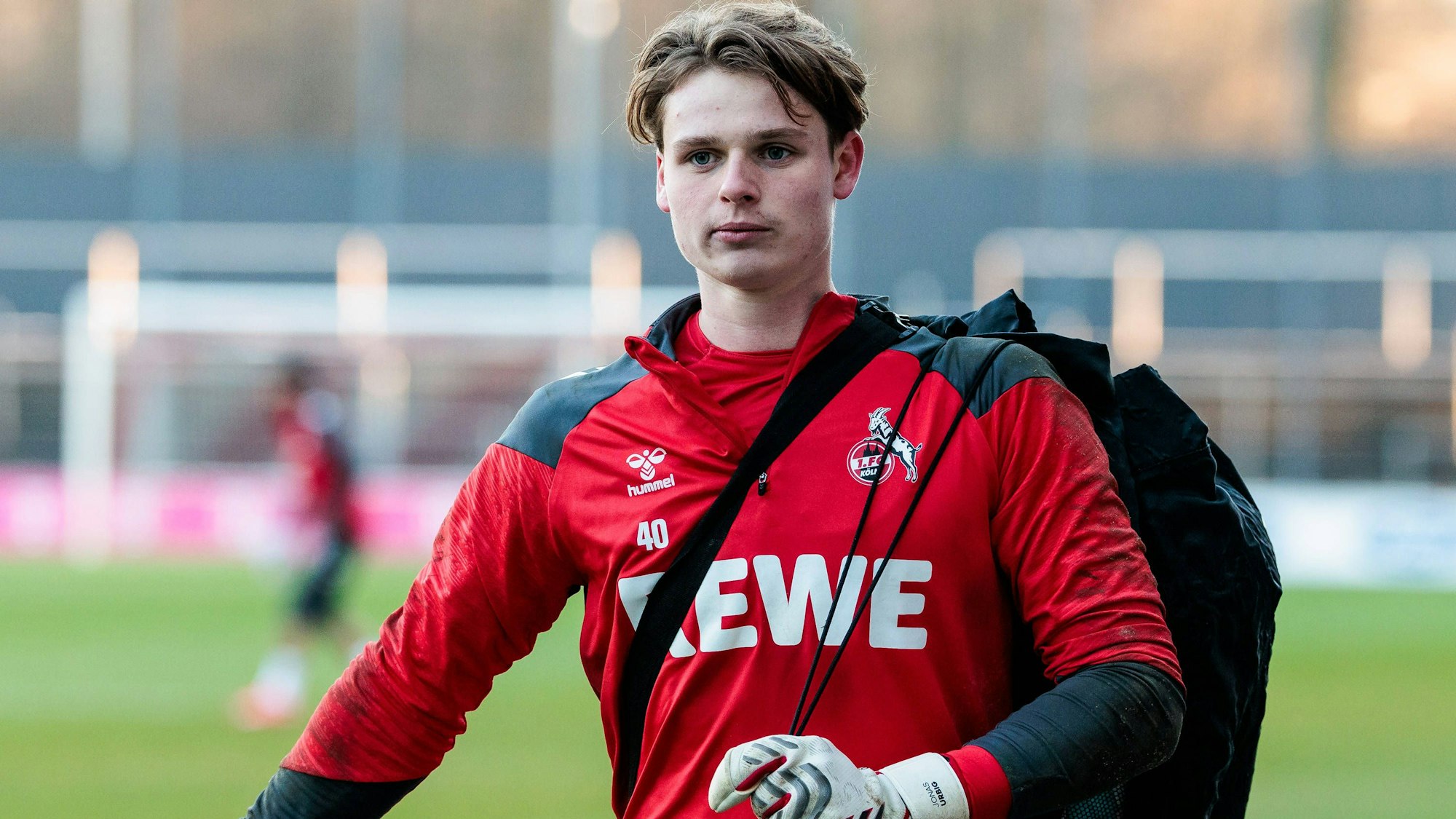 Hat die Koffer gepackt: FC-Torwart-Talent Jonas Urbig wechselt zum FC Bayern München.