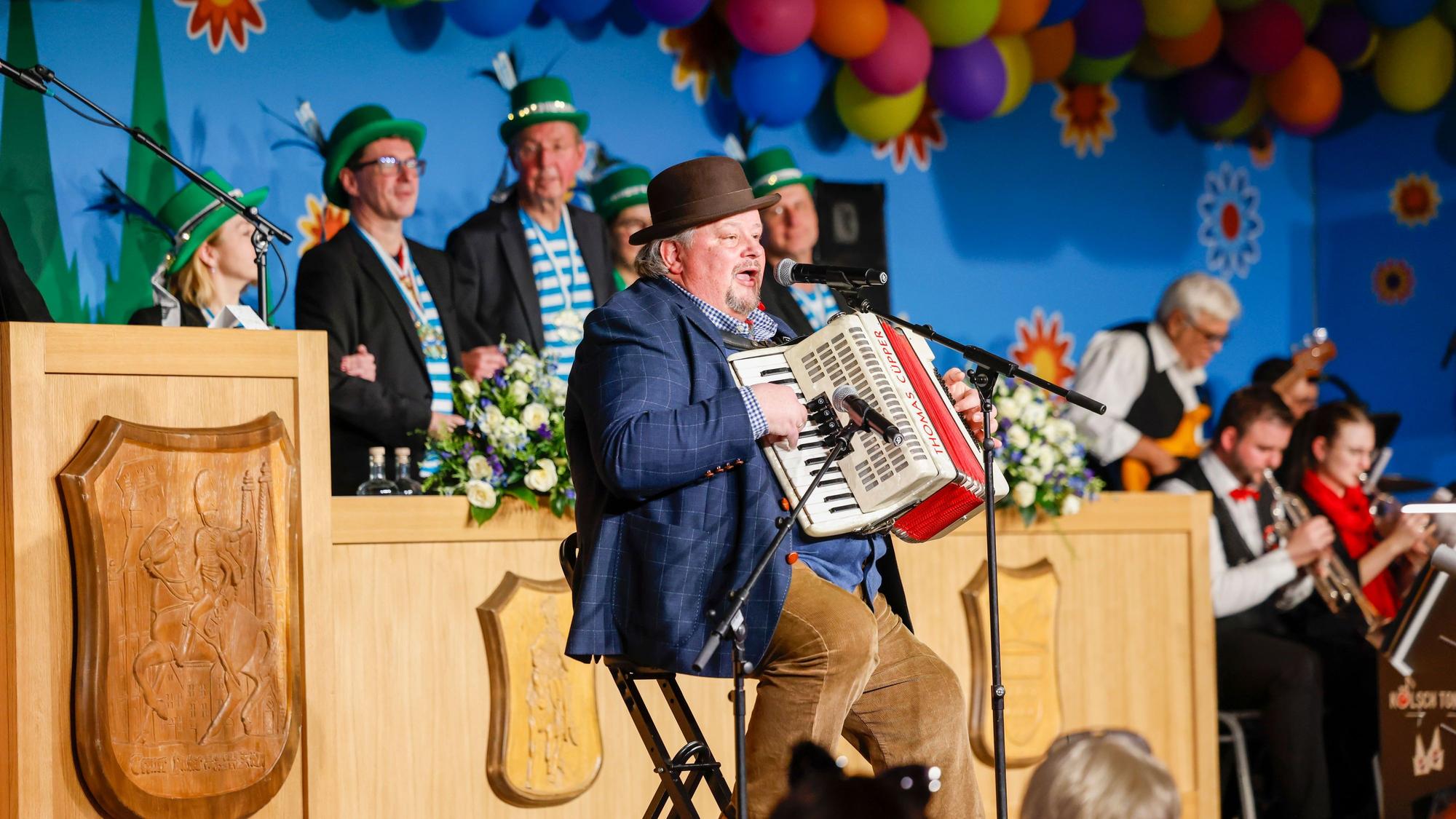 Et „Klimpermännche“ bei der Premiere von „Ärm en Ärm“ im Januar 2025
