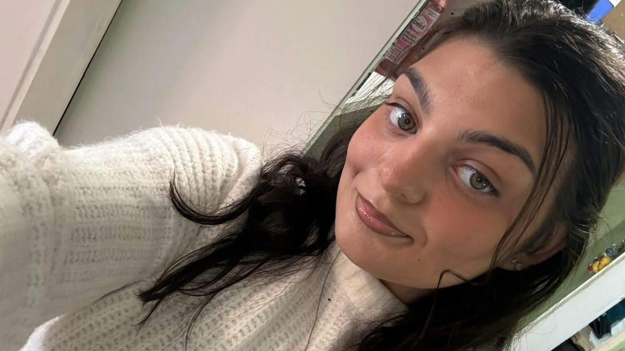 Jasmin machte vor ihrer Erkrankung eine Ausbildung zur Pflegekraft. Nun schwebt sie ständig in Lebensgefahr und braucht die Hilfe ihrer Mitmenschen.