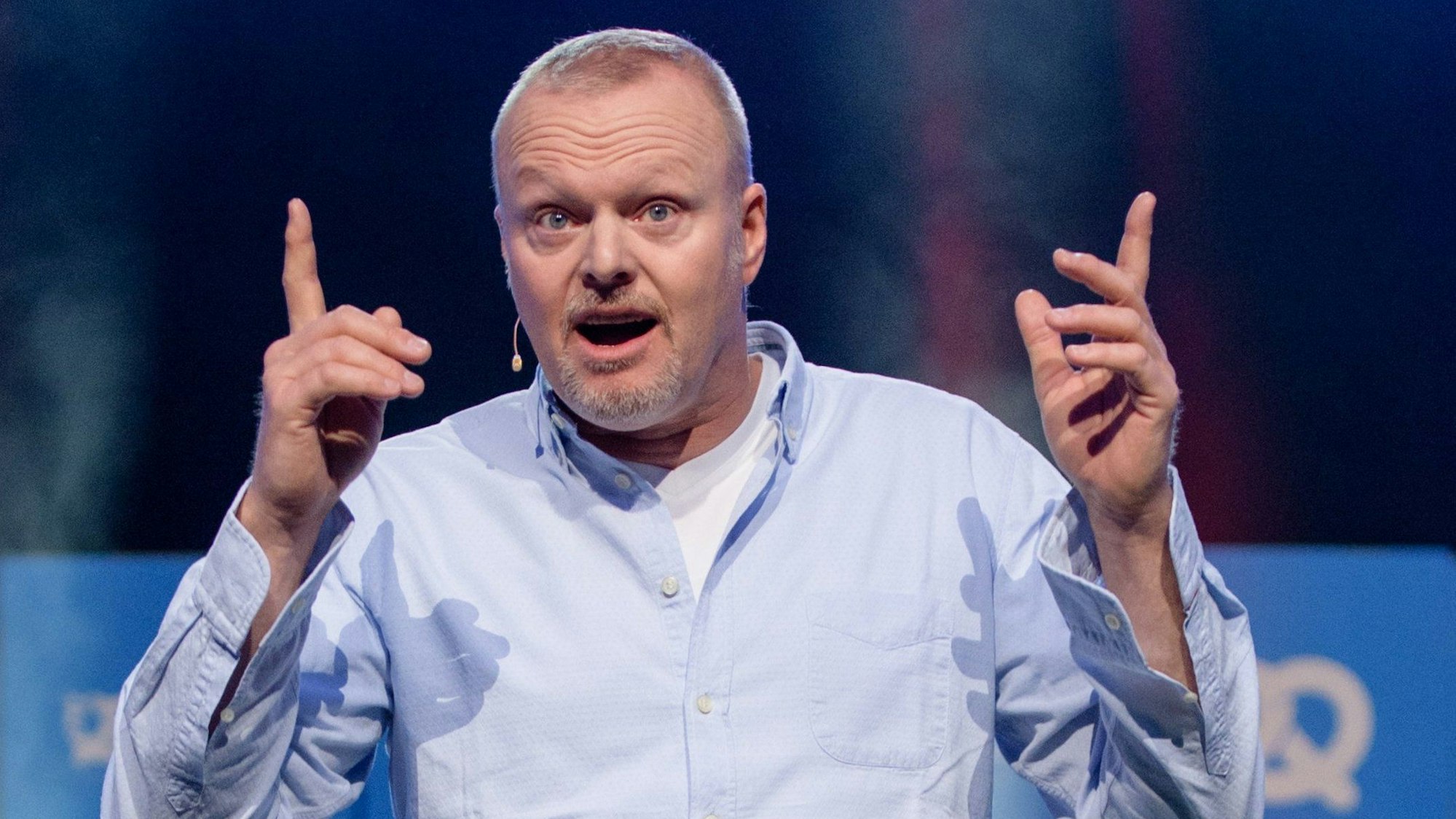 Stefan Raab spricht bei der Eröffnung vom Unternehmensgründer- und Investorentreffen Bits & Pretzels.