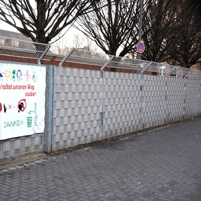 Hermetisch abgeschirmt ist mittlerweile das Außengelände der Kita Vietorstraße.