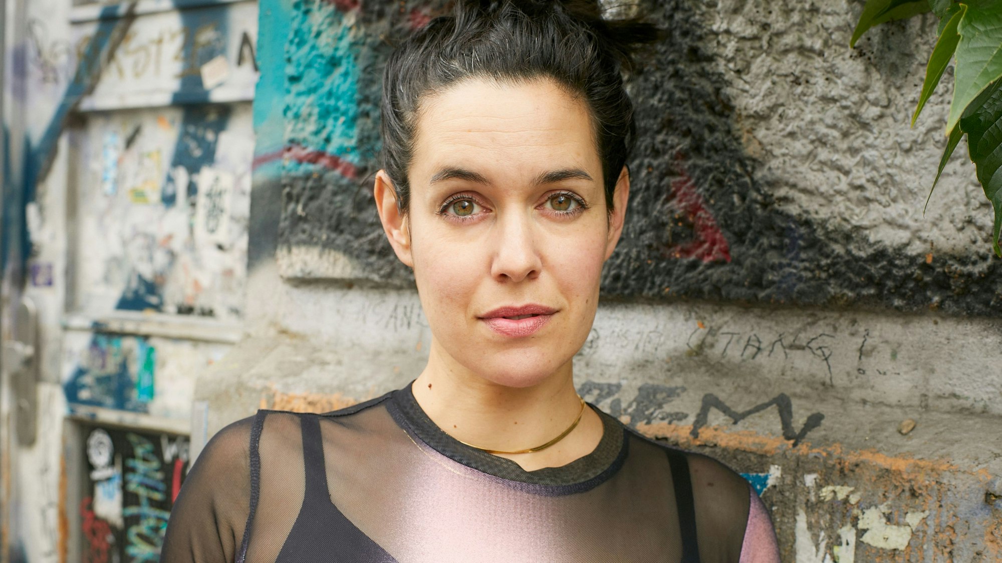 Mia Gatow ist Autorin und Podcasterin.