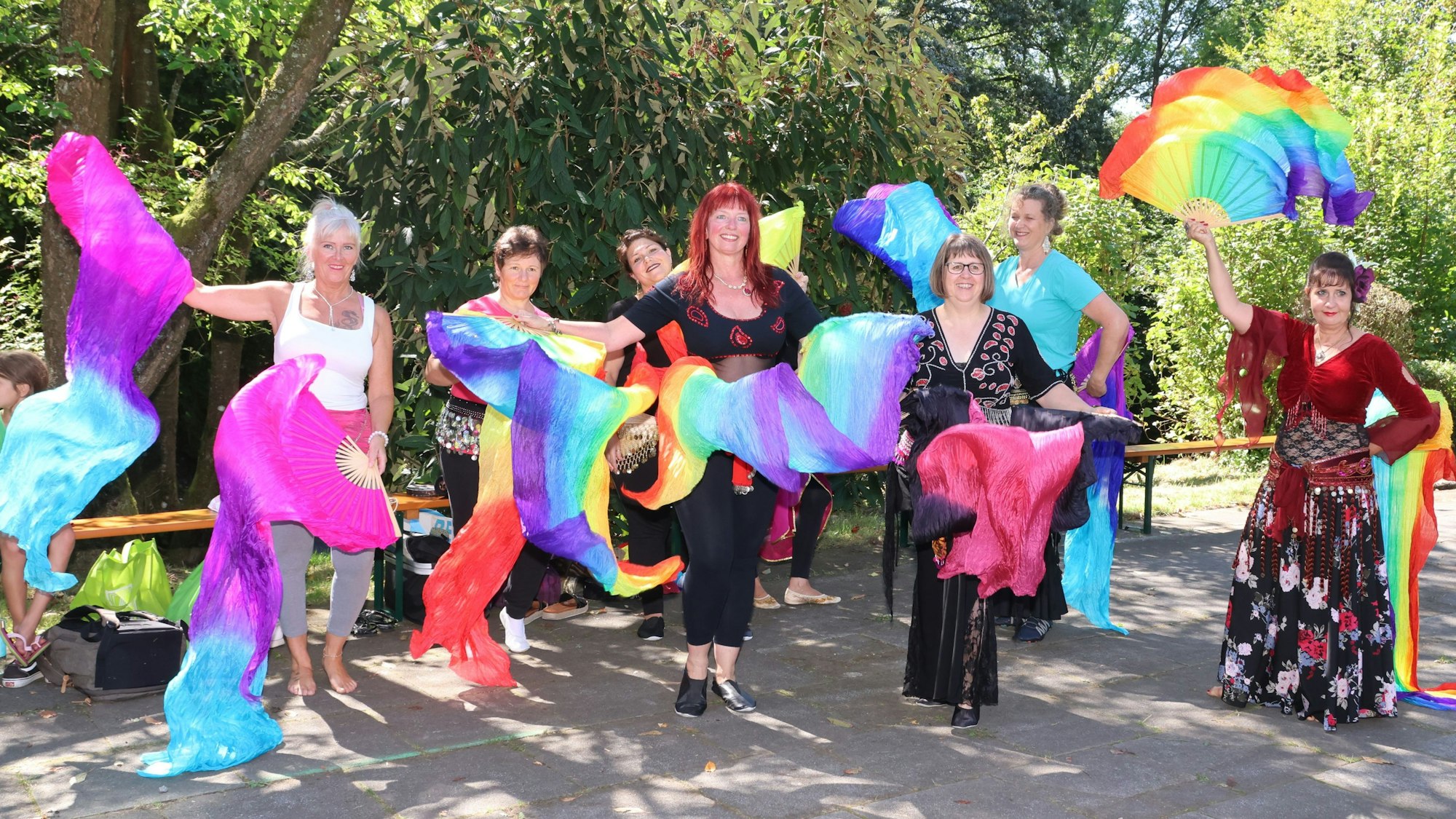 Kurparkfest in Nümbrecht, es tanzt die Bauchtanzgruppe unter Leitung von Uta Riethig.
