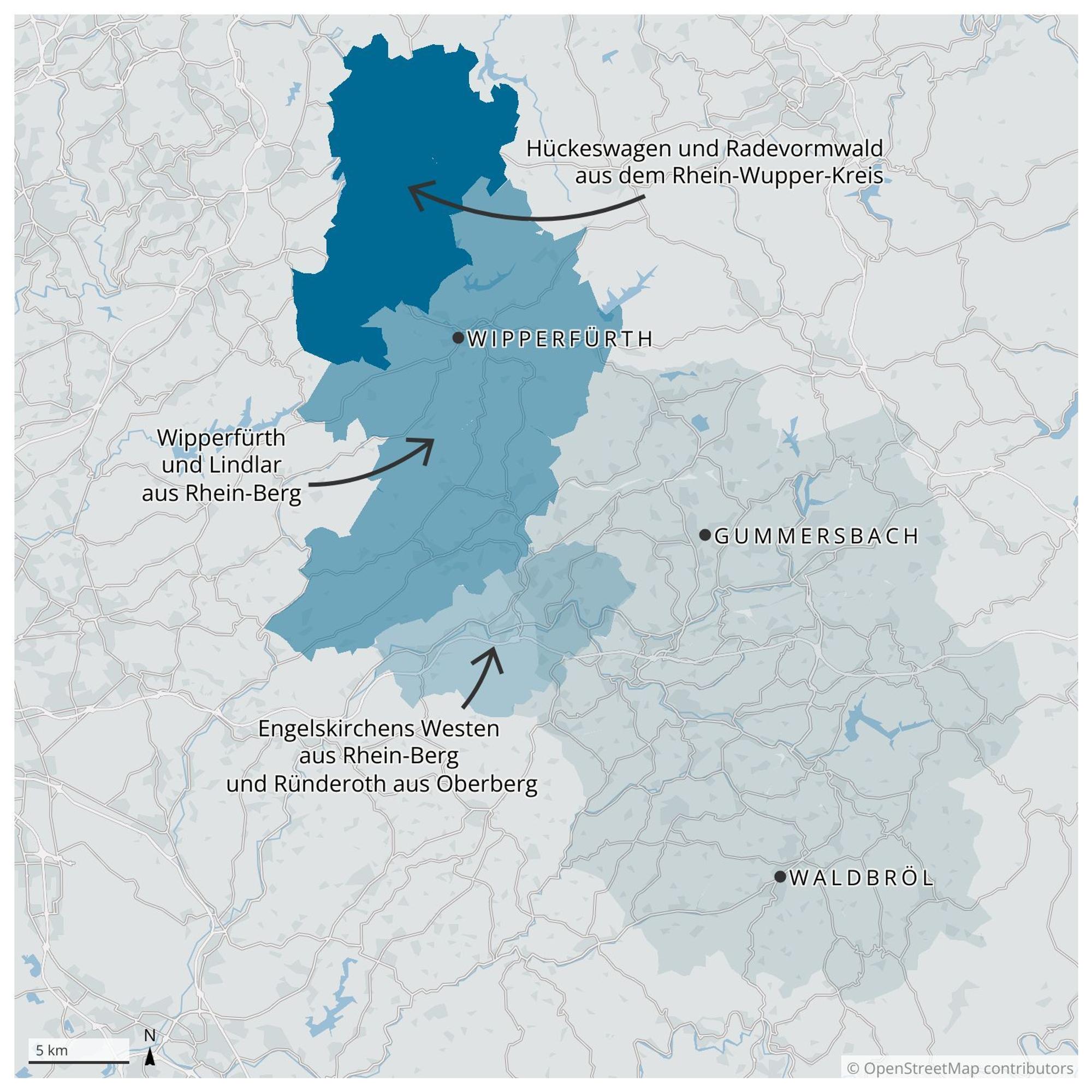 Eine Karte zeigt die Städte und Gemeinden des Oberbergischen Kreises. Farblich unterlegt sind die Kommunen, die bei der kommunalen Neugliederung 1975 Oberberg zugeschlagen wurden. Das sind Hückeswagen und Radevormwald im Norden. Dazu Wipperfürth, Lindlar und Teile Engelskirchens im Nord-Westen.
Der Teil der früher eigenständigen Gemeinde Ründeroth, der in Engelskirchen aufging, ist ebenfalls farblich abgestuft. Die Fläche der Gemeinde Ründeroth ist eine rein schematische Darstellung.