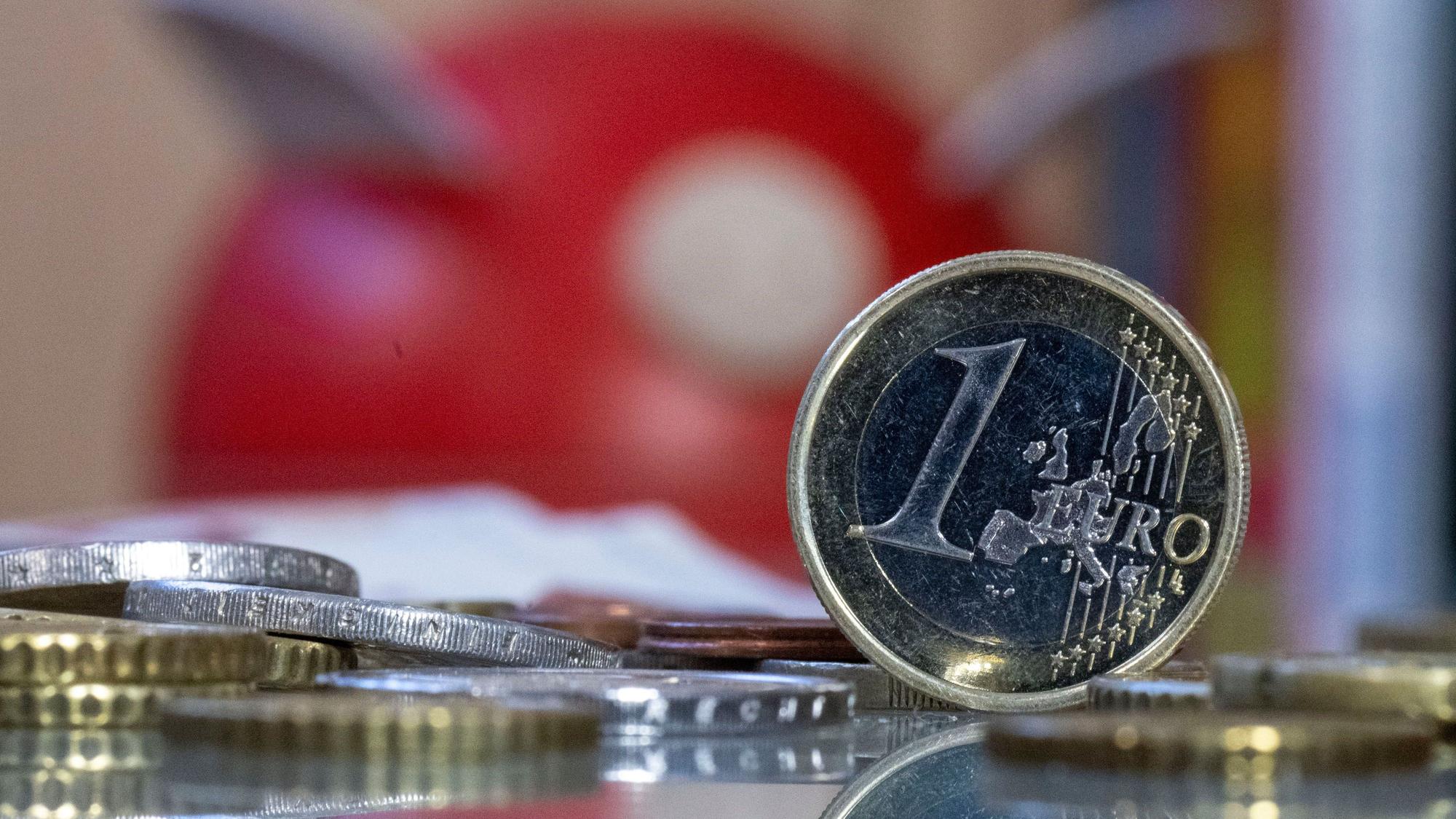 Das Sparen ist schwieriger geworden. Die Inflation den Zinsertrag von zweijährigem Festgeld wieder auf.