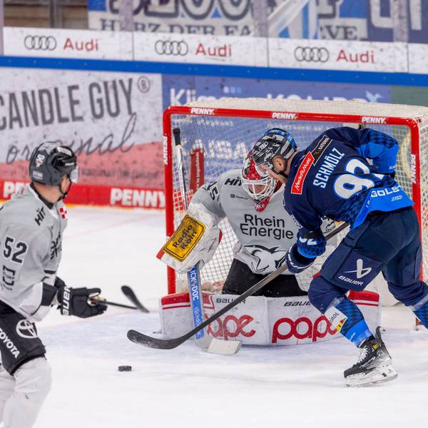 Kaum zu überwinden: Haie-Goalkeeper Tobias Ancicka besteht die Prüfung gegen Daniel Schmölz.